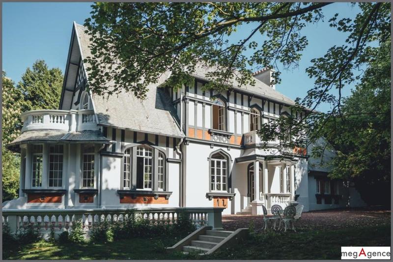 Demeure - 436 m² - 10 pièces