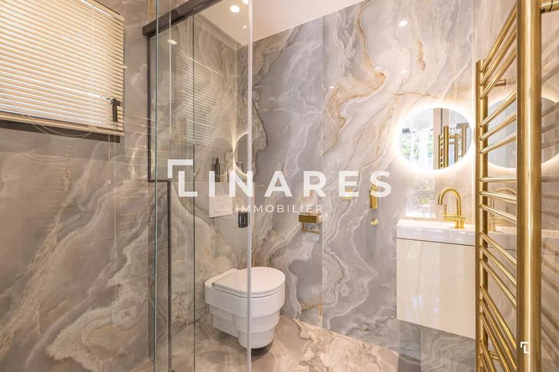 Villa - 300 m² - 9 pièces