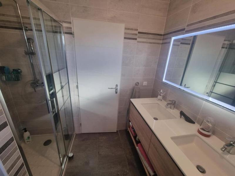 Maison - 94 m² - 5 pièces