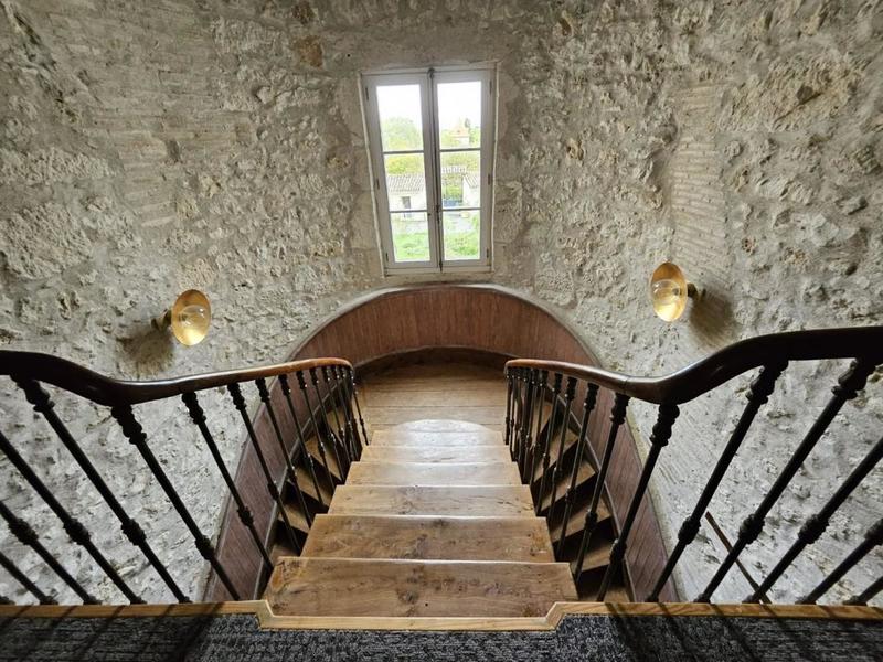 Château - 1 840 m² - 36 pièces