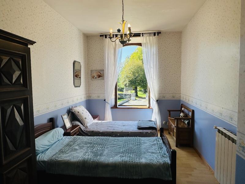 Maison - 190 m² - 8 pièces