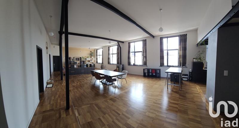 Loft - 243 m² - 5 pièces