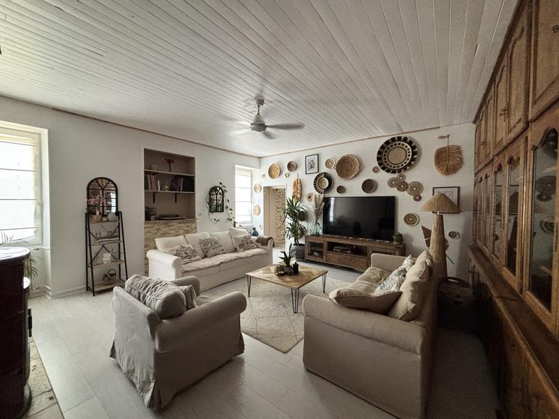 Maison - 220 m² - 8 pièces