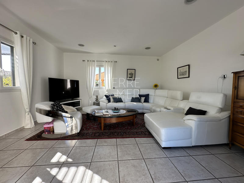 Maison - 240 m² - 7 pièces