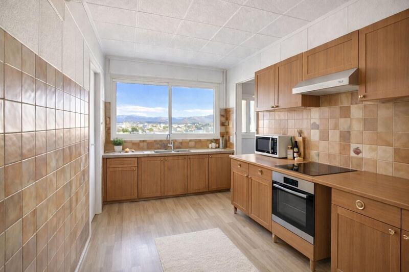 Appartement - 100 m² - 4 pièces