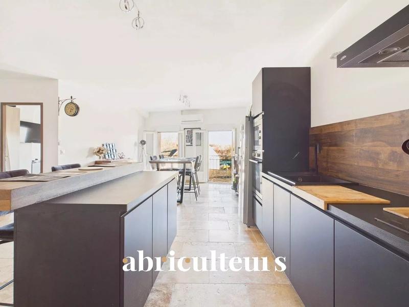 Appartement - 95 m² - 3 pièces