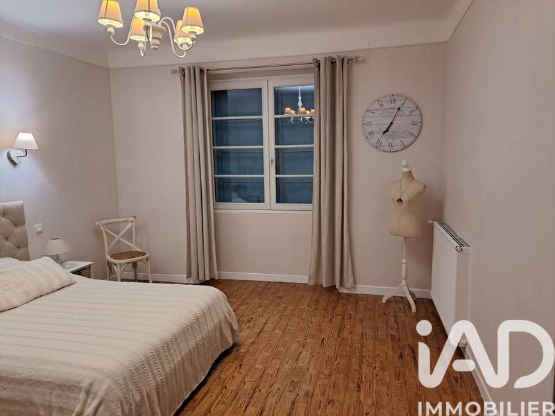 Maison - 270 m² - 6 pièces