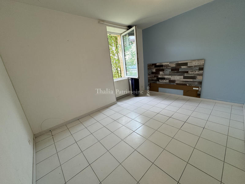 Maison - 220 m² - 8 pièces