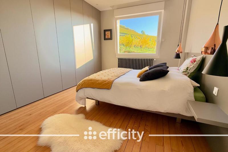 Maison - 383 m² - 12 pièces