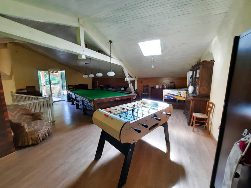 Maison - 313 m² - 7 pièces