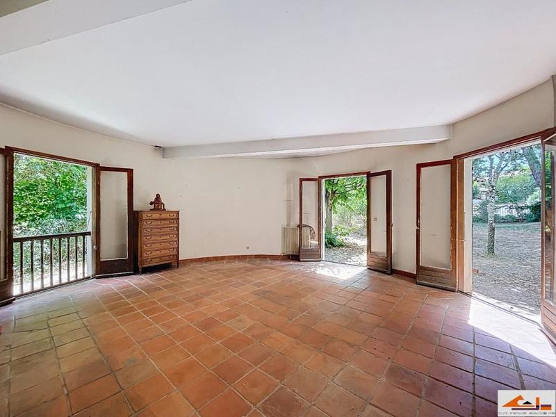 Villa - 216 m² - 8 pièces