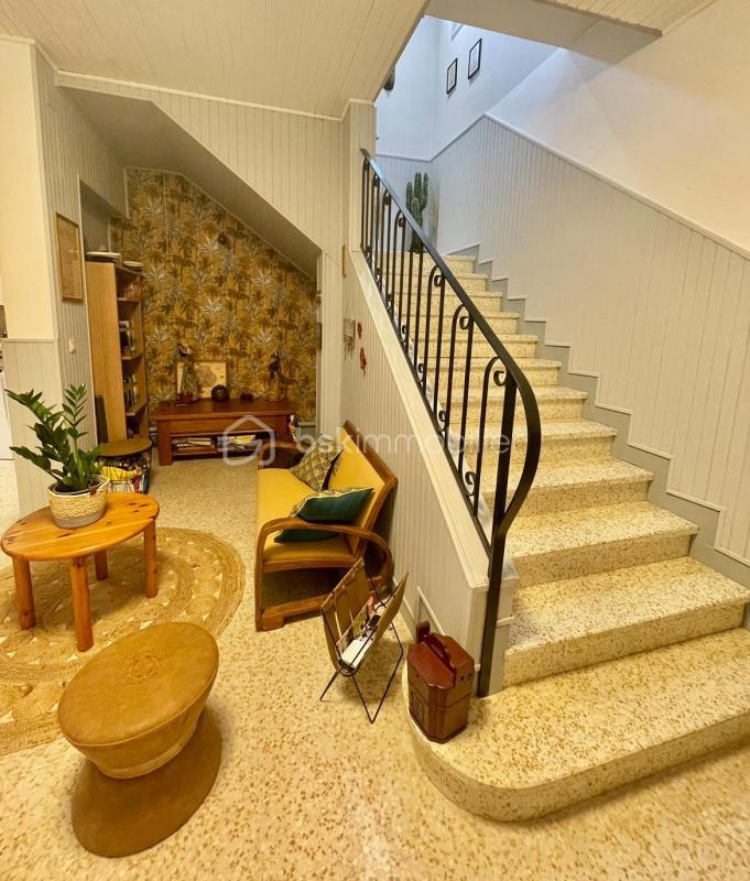 Demeure - 268 m² - 7 pièces