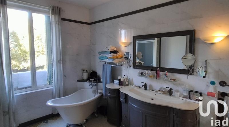 Maison - 360 m² - 12 pièces