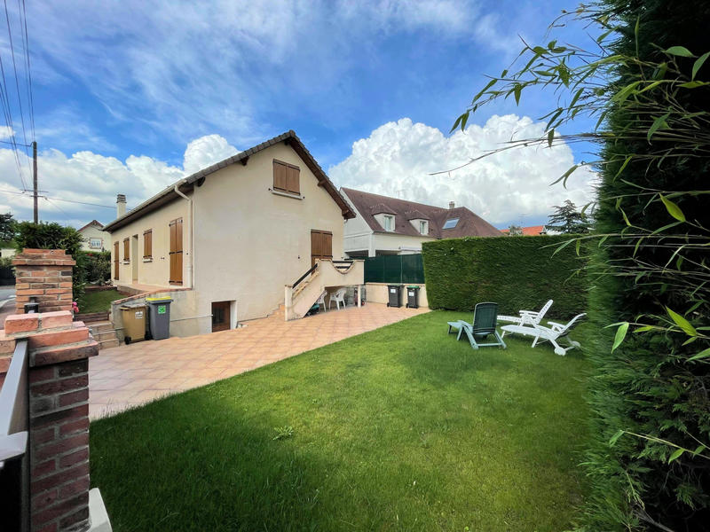 Maison - 95 m² - 5 pièces