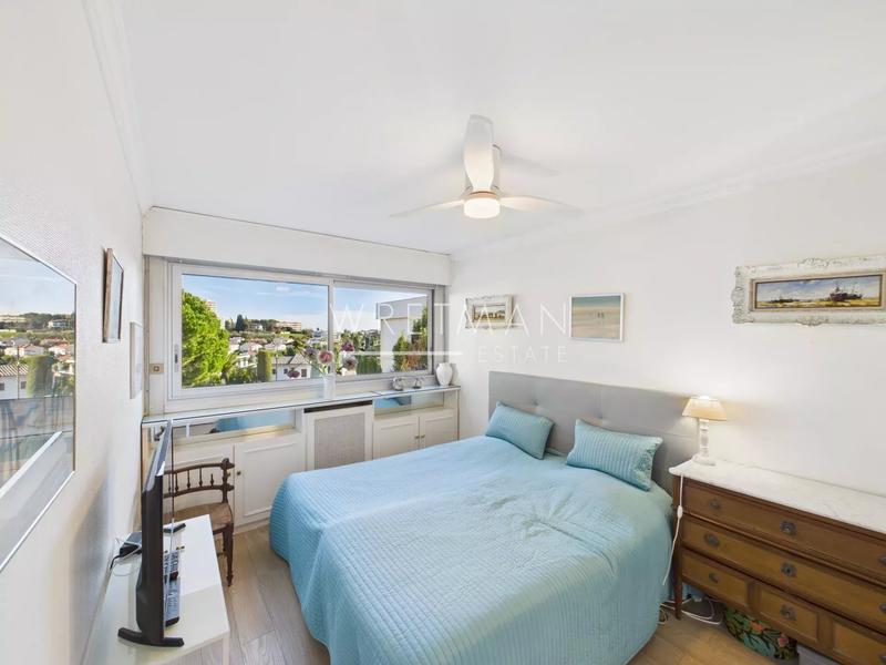 Appartement - 95 m² - 4 pièces