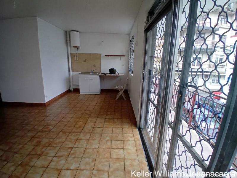 Studio - 25 m² - 1 pièce