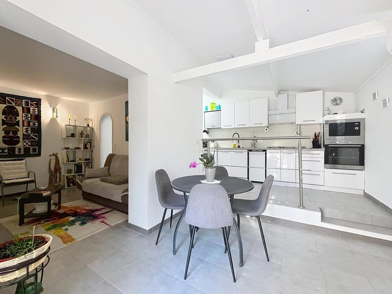 Villa - 216 m² - 7 pièces