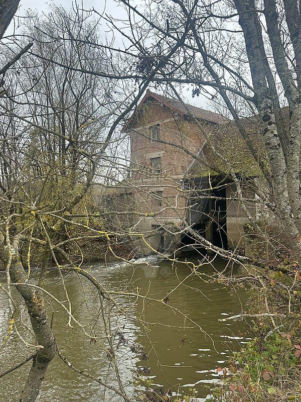 Moulin - 86 m² - 4 pièces