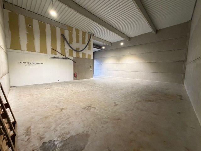 Local d'activités - 224 m² - 4 pièces