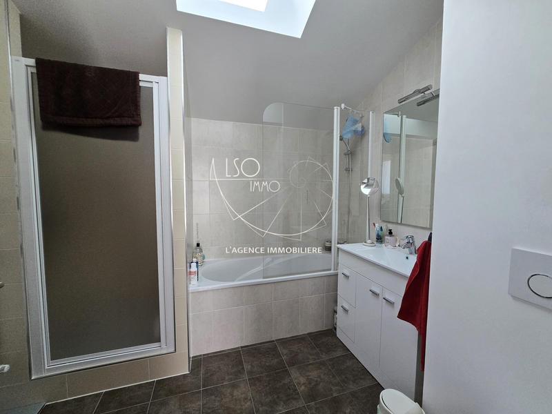 Maison traditionnelle - 94 m² - 4 pièces