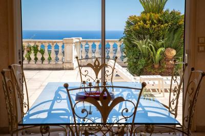 Villa - 285 m² - 6 pièces