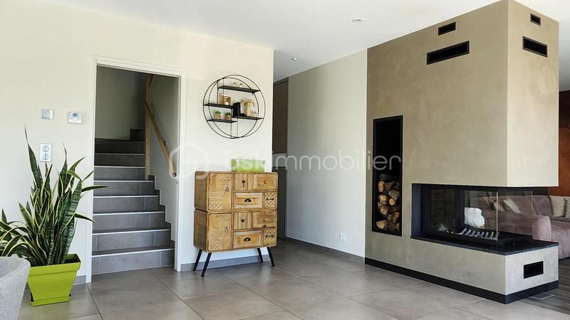 Maison - 202 m² - 7 pièces