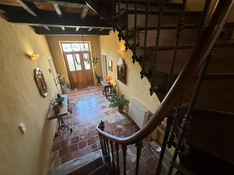 Maison ancienne - 242 m² - 8 pièces