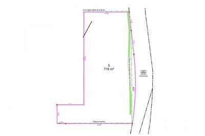 Terrain constructible - 716 m²