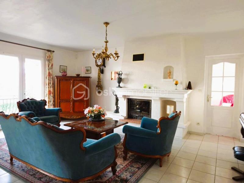 Maison traditionnelle - 235 m² - 8 pièces