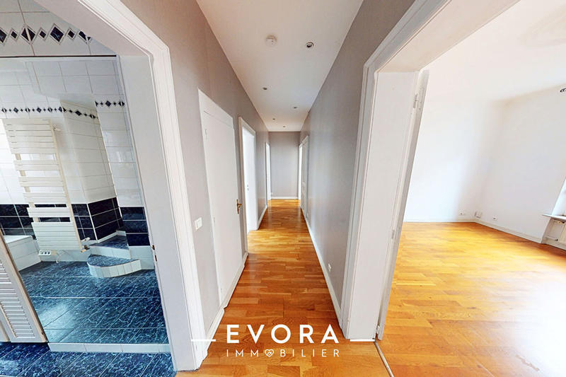 Appartement - 97 m² - 4 pièces