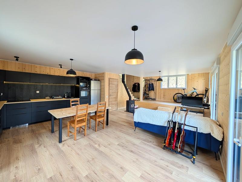 Maison - 98 m² - 4 pièces