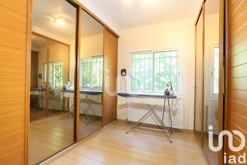 Maison - 220 m² - 7 pièces