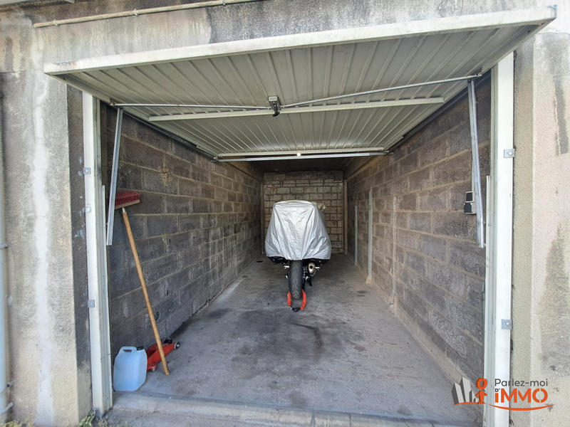 Parking / Garage - 15 m²