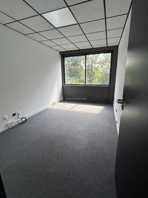 Bureau - 100 m² - 5 pièces