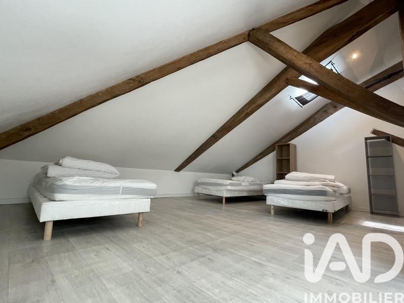 Maison - 240 m² - 10 pièces