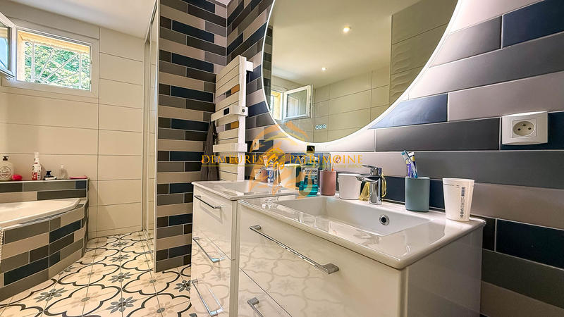 Maison - 193 m² - 5 pièces