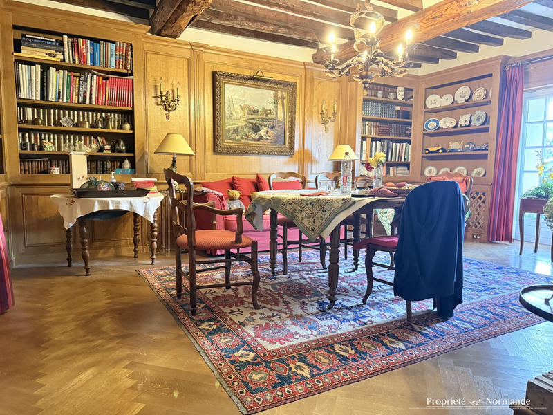 Maison ancienne - 238 m² - 8 pièces