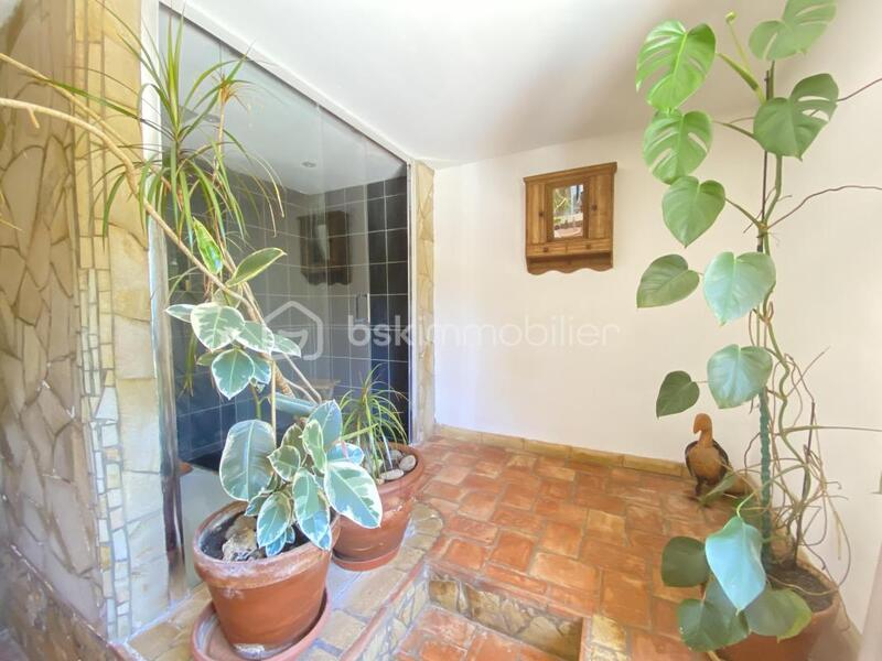 Villa - 212 m² - 5 pièces