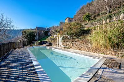 Propriété - 296 m² - 14 pièces