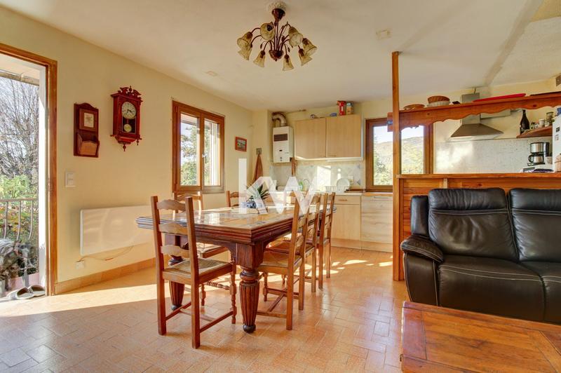 Maison - 155 m² - 9 pièces