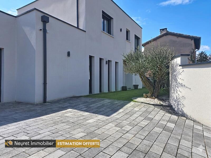 Maison - 150 m² - 5 pièces