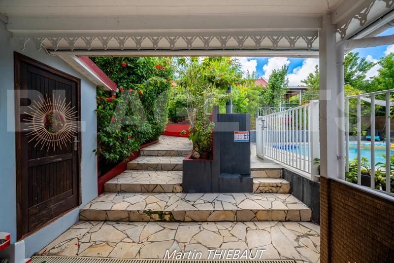 Maison - 270 m² - 13 pièces