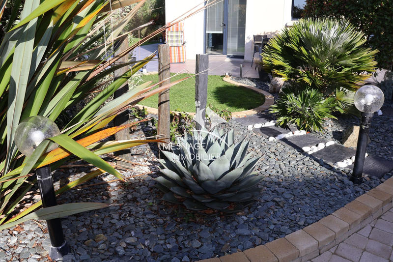 Maison contemporaine - 172 m² - 7 pièces