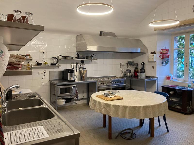 Mas - 896 m² - 25 pièces