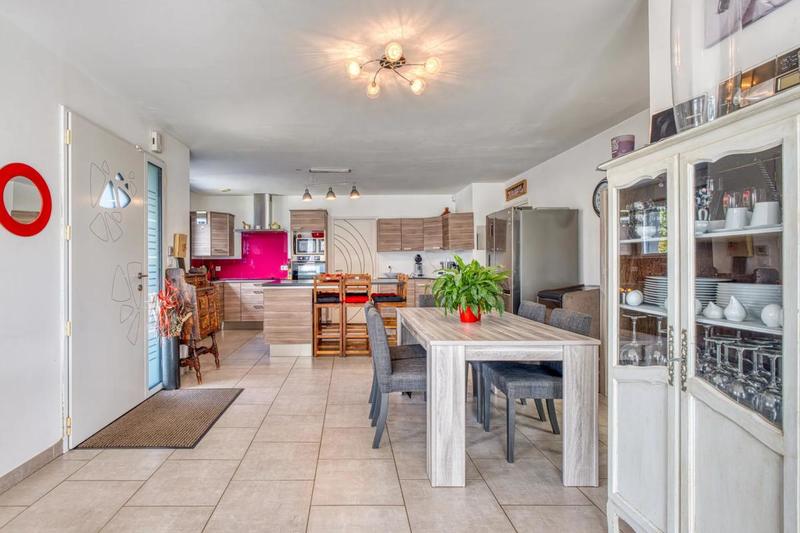 Maison - 96 m² - 5 pièces