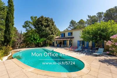 Propriété - 270 m² - 10 pièces