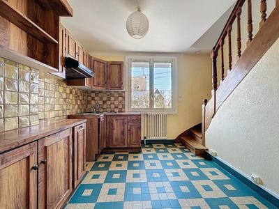 Maison - 90 m² - 4 pièces