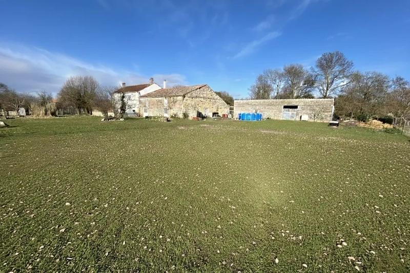 Maison - 205 m² - 9 pièces