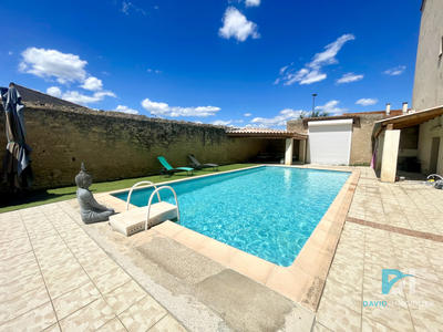 Maison - 242 m² - 5 pièces