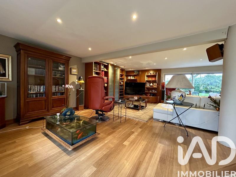 Maison de maîtres - 272 m² - 9 pièces